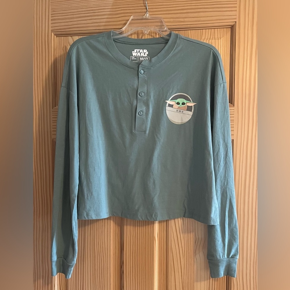 Star‎ Wars Baby Yoda Long Sleeve Shirt Size Medium